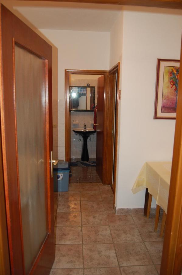 Apartments Villa Angela Krk Town Quarto foto