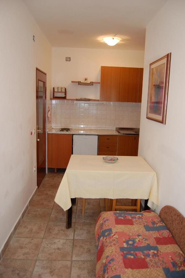 Apartments Villa Angela Krk Town Quarto foto