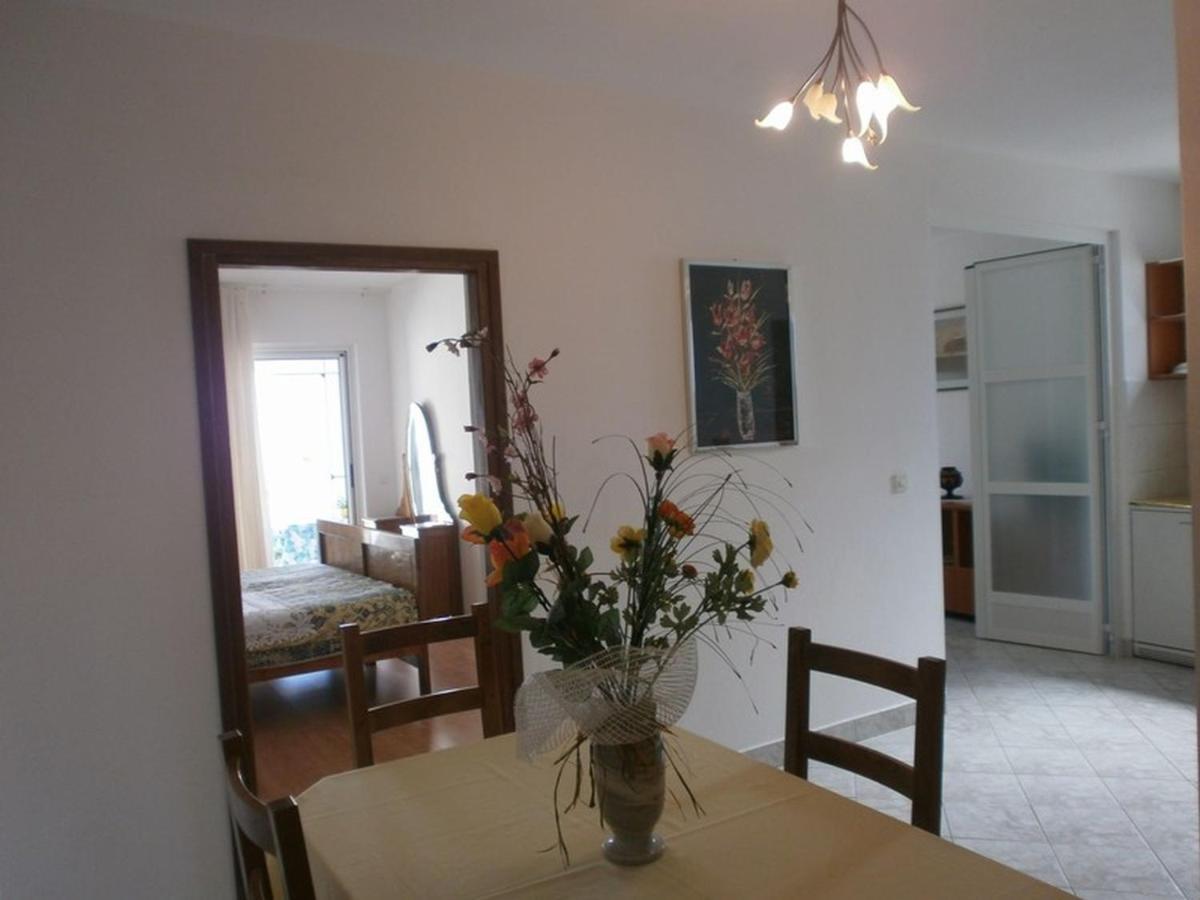 Apartments Villa Angela Krk Town Quarto foto